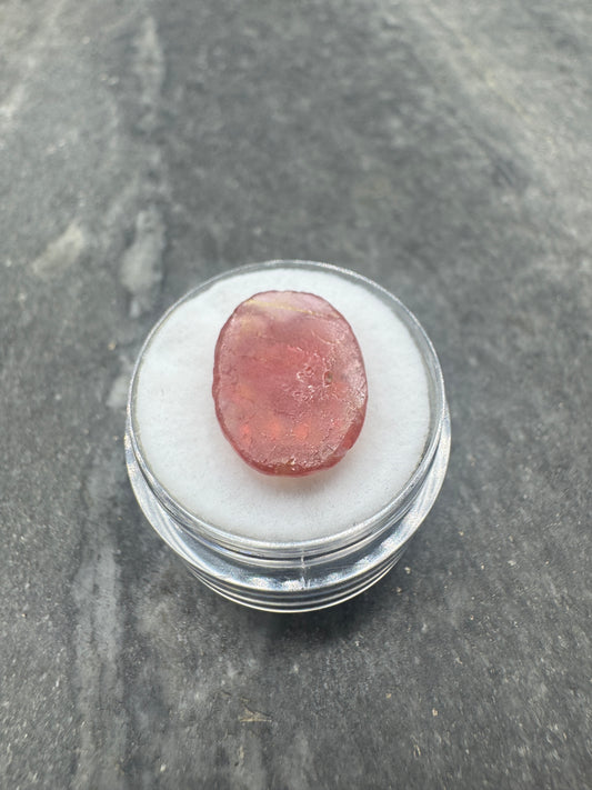 Zaffiro Rosa Naturale - 10,45 carati, intaglio Angelo (reattivo ai raggi UV)