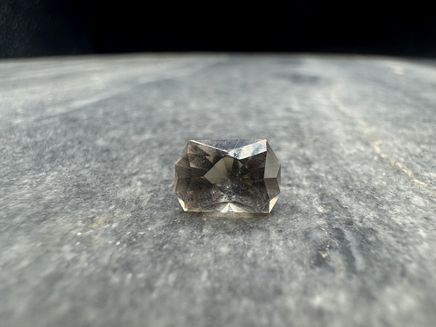 Oregon Sunstone Cut Corner cut - 2.55 carats