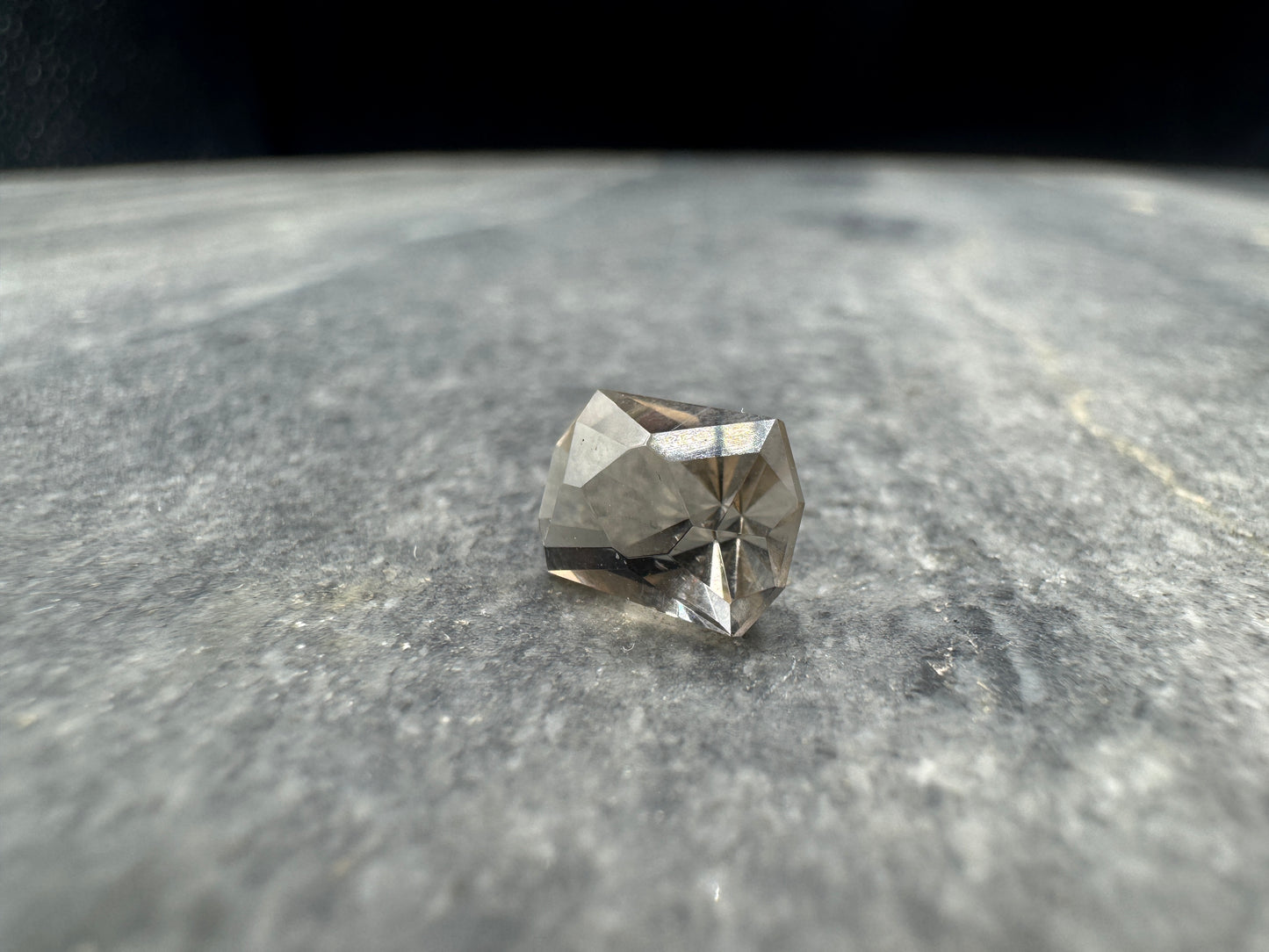 Oregon Sunstone Cut Corner cut - 2.55 carats