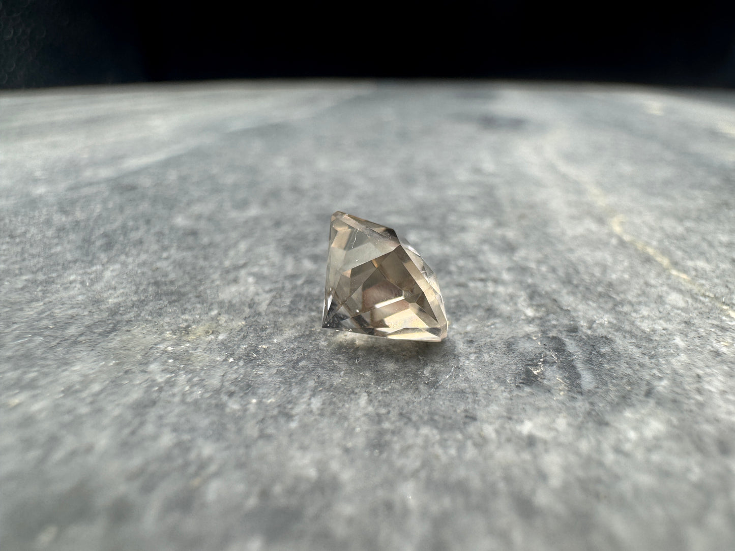 Oregon Sunstone Cut Corner cut - 2.55 carats