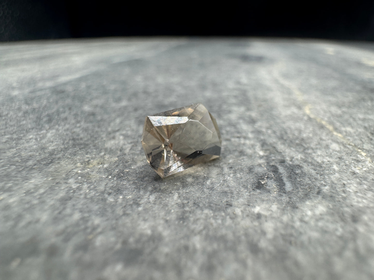 Oregon Sunstone Cut Corner cut - 2.55 carats