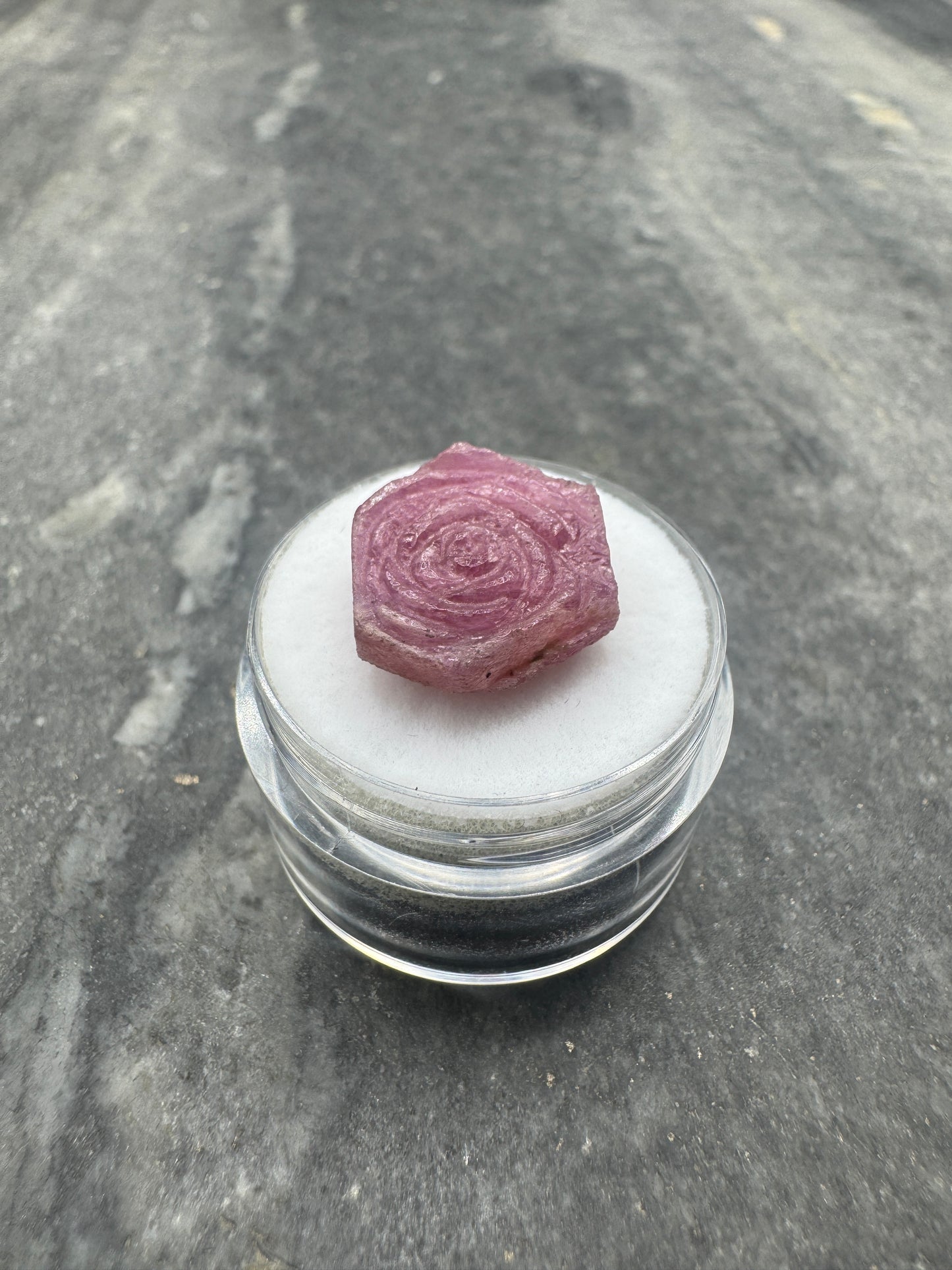 Natural Ruby Rose - 15.25 carats (UV Reactive)