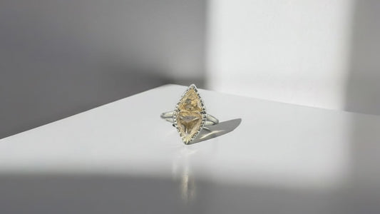 Sunstone Ring Vid